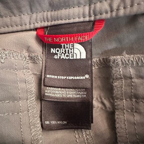 The North Face Woman’s Paramount Gray Convertible pants /shorts Size 10 - Picture 7 of 9